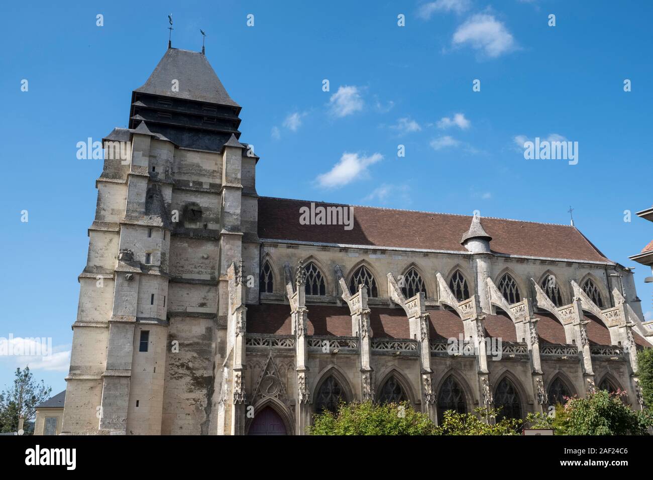 Pont-l'Eveque (Normandie, Frankreich): St. Michael's Kirche ("Eglise Saint-Michel"), Gebäude als National Historic Landmark (Fre registriert Stockfoto