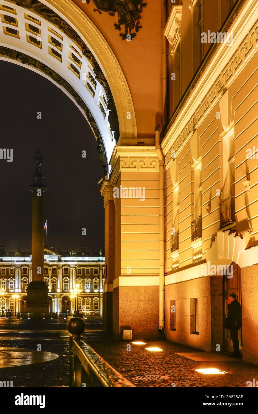 St. Petersburg, Russland Schlossplatz und die Eremitage. | Verwendung weltweit Stockfoto