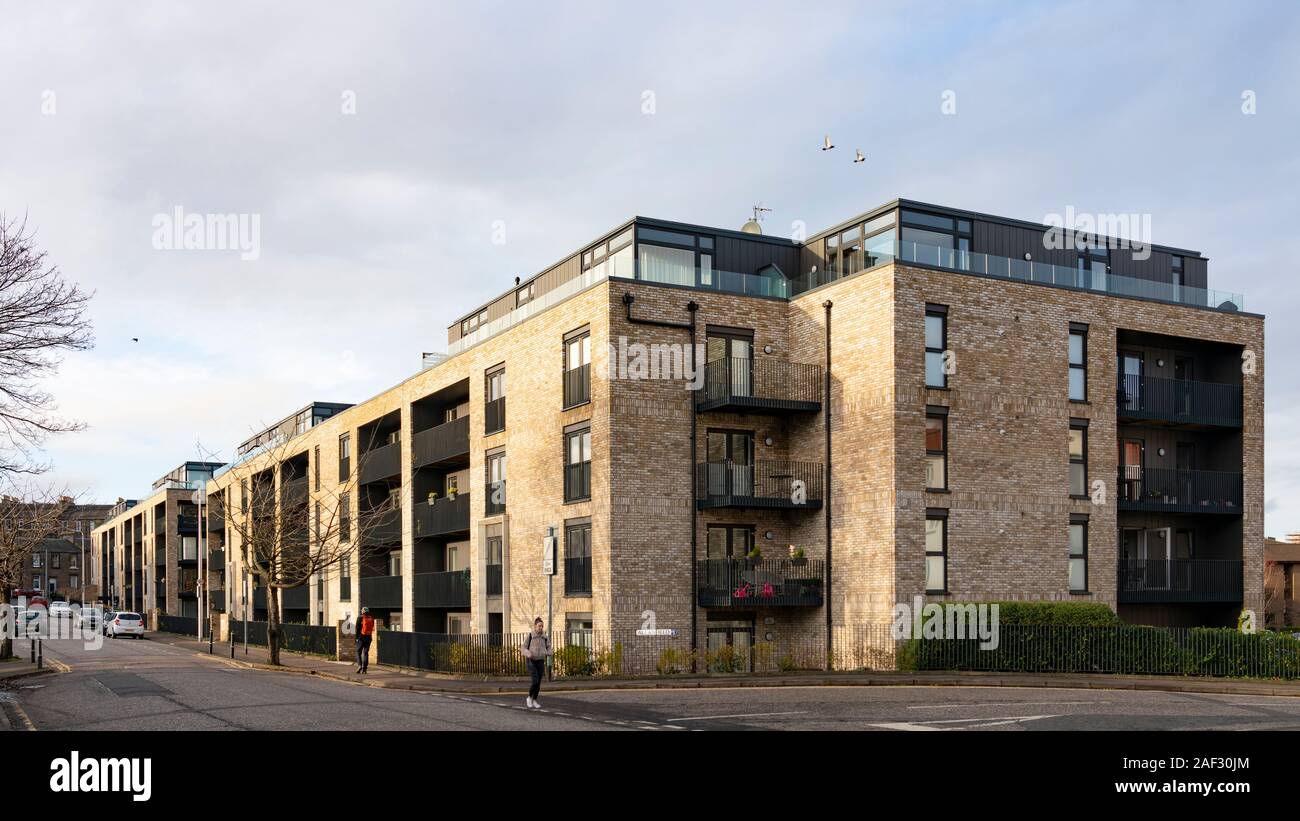 Blick auf Neue, moderne Wohnung Gebäude in Edinburgh, Schottland, Großbritannien Stockfoto