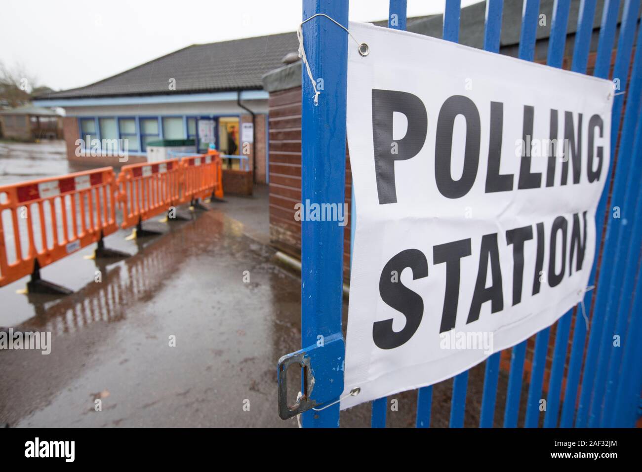 Wyke Grundschule als Wahllokal für die Bundestagswahl am 12. Dezember 2019 verwendet. Gillingham North Dorset England UK GB Stockfoto