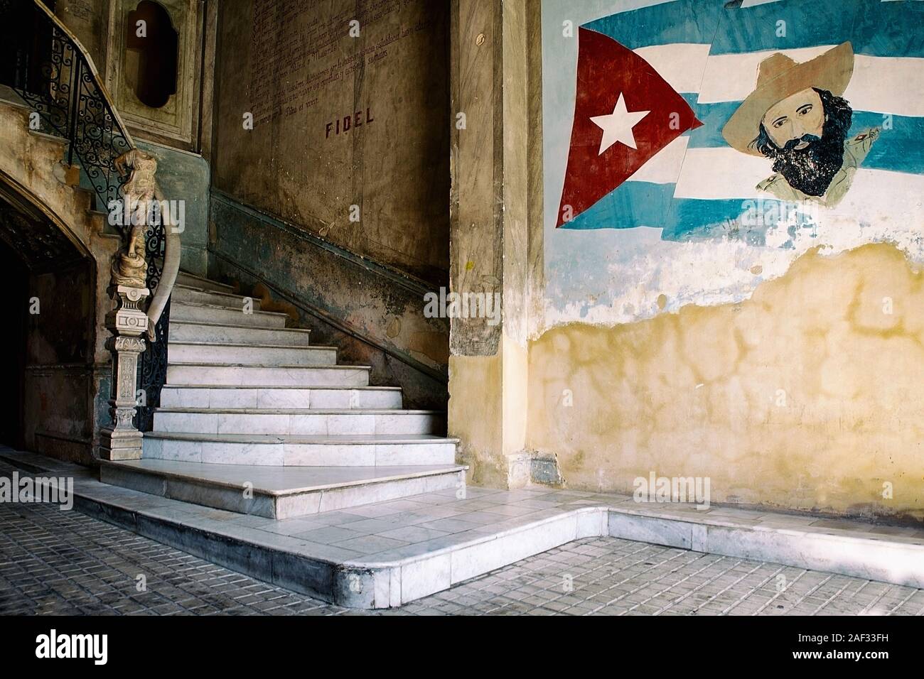 Kinematographische Türöffnung, Havanna - Kuba Stockfoto