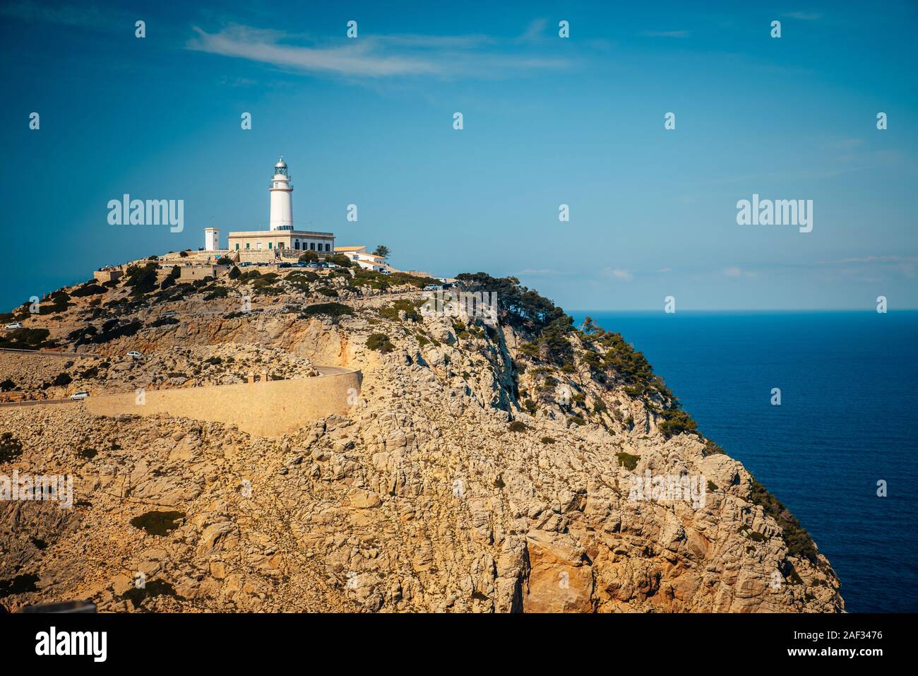 Cap de Formentor. Berühmte Leuchtturm auf dem Felsen. Mallorca, Spanien Stockfoto