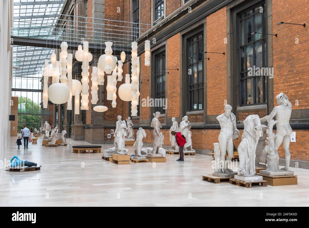 Statens Museum Kopenhagen, mit Blick auf die Kopenhagener National Gallery Erweiterung, die als Straße der Skulpturen, Dänemark bekannt. Stockfoto