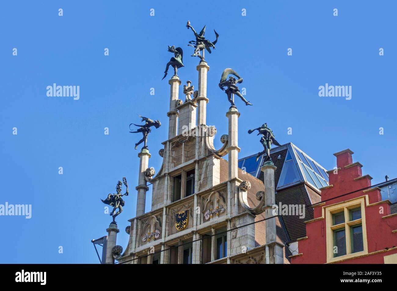 16. jahrhundert Zunfthaus der Maurer/Maurerinnen 'Guildhall mit Statuen von morisque Tänzer in der Stadt Gent/Gent, Flandern, Belgien Stockfoto