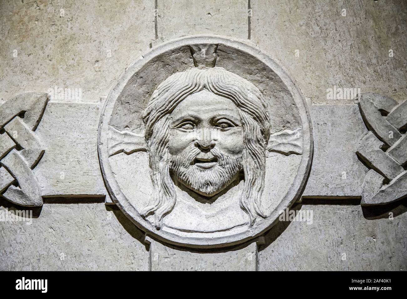 Taly Emilia Romagna Ferrara-ex Kirche San Romano - Kathedrale Museum - Maestranza in Norditalien: Aktive Xiii jahrhundert Kreuz mit Kopf des Erlösers Stockfoto