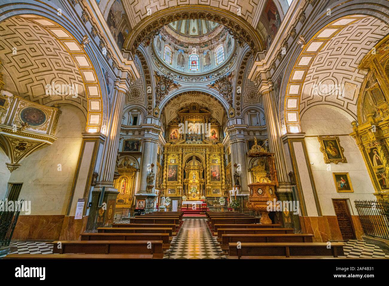 Die wunderschöne Kirche von Santos Justo y Pastor in Granada. Andalusien, Spanien. Juni -04-2019 Stockfoto