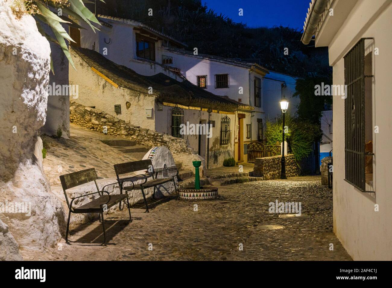 Das malerische Viertel Albaicin in Granada am Abend. Andalusien, Spanien. Stockfoto