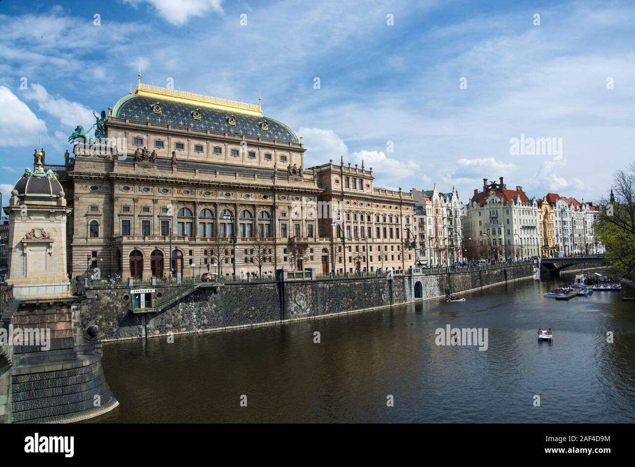 Das Nationaltheater in Prag wird als alma mater der tschechischen Oper bekannt und als nationales Denkmal der tschechischen Geschichte und Kunst. Stockfoto