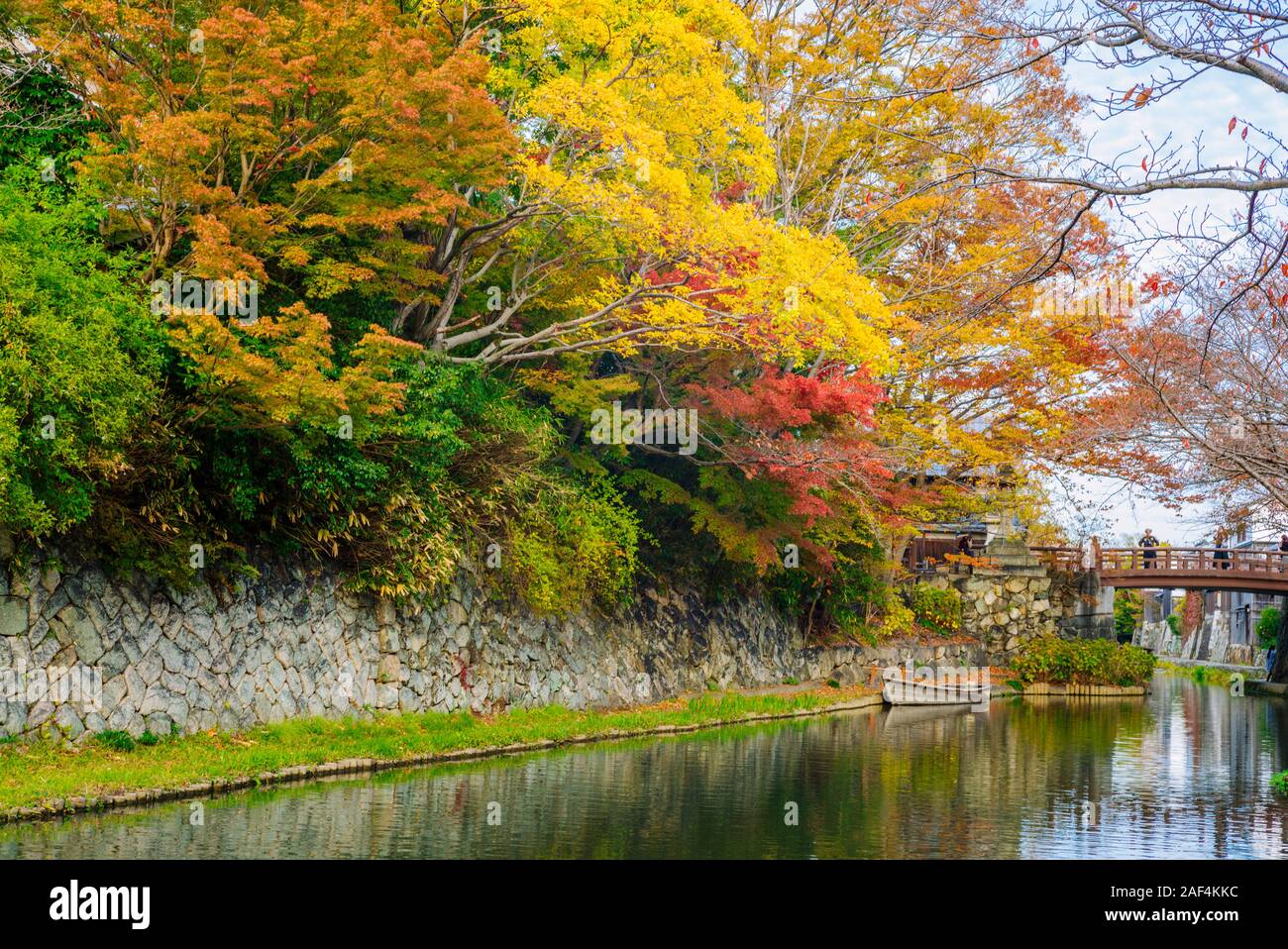 Hachiman-bori Kanal in Omihachiman, Präfektur Shiga, Japan. Nach der Renovierung im späten 20. Jahrhundert, die Stadt mit seinem Kanal und alte Merchant House Stockfoto