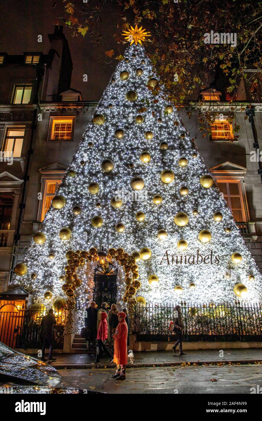 Annabel, Berkeley Square, privaten Club, Restaurant, Bar, aufwändige Weihnachtsdekoration auf der Fassade, London, Großbritannien, Stockfoto