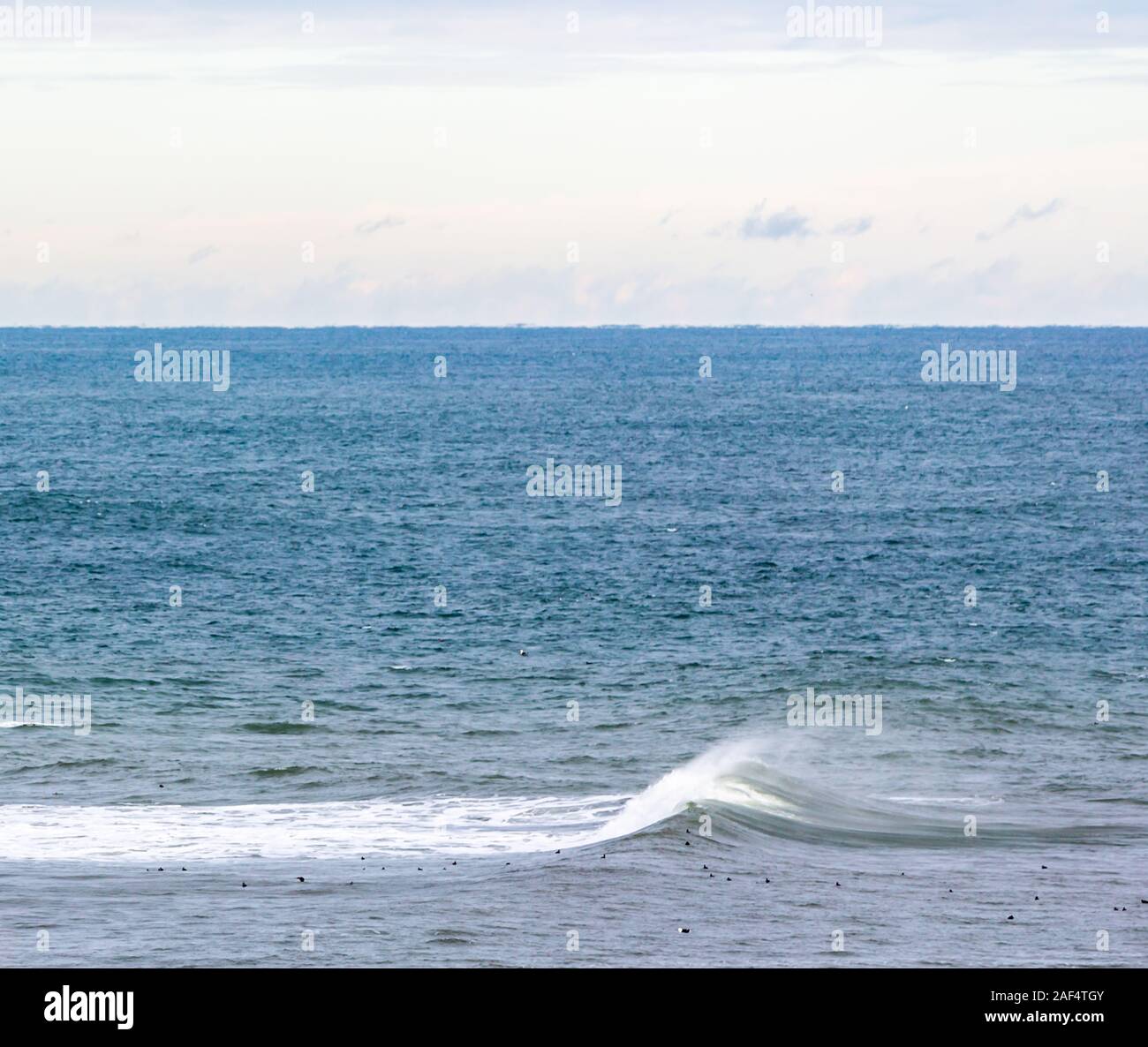 Ocean Wave in Montauk Strand rollenden, NY Stockfoto