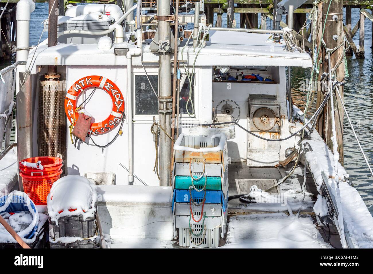 Detail von einem Fischerboot an einem kalten Wintertag in Montauk, New York Stockfoto