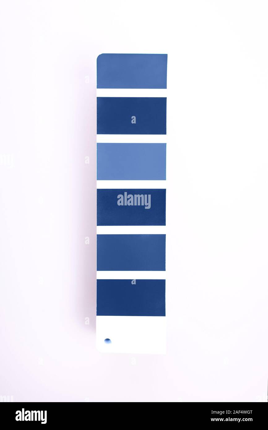 Farbpalette Muster auf weißem Hintergrund. Classic blau Farbe des Jahres 2020 Stockfoto