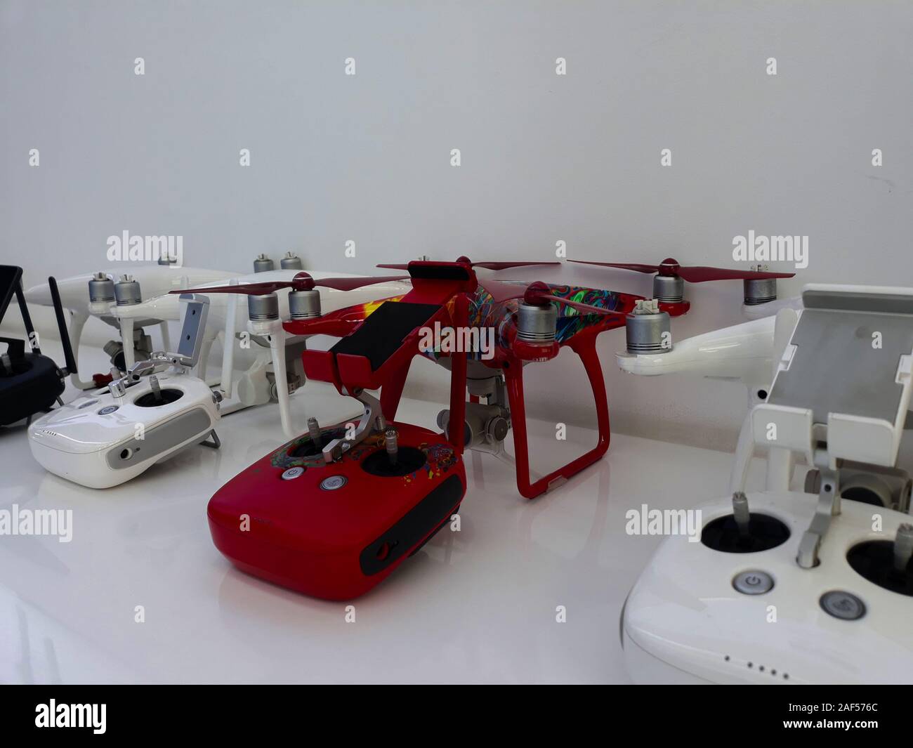 JAKARTA, Indonesien - 13. Dezember 2019: Offizielle DJI store in Jakarta. DJI ist das führende Unternehmen im Bereich der zivilen drone Industrie. Stockfoto