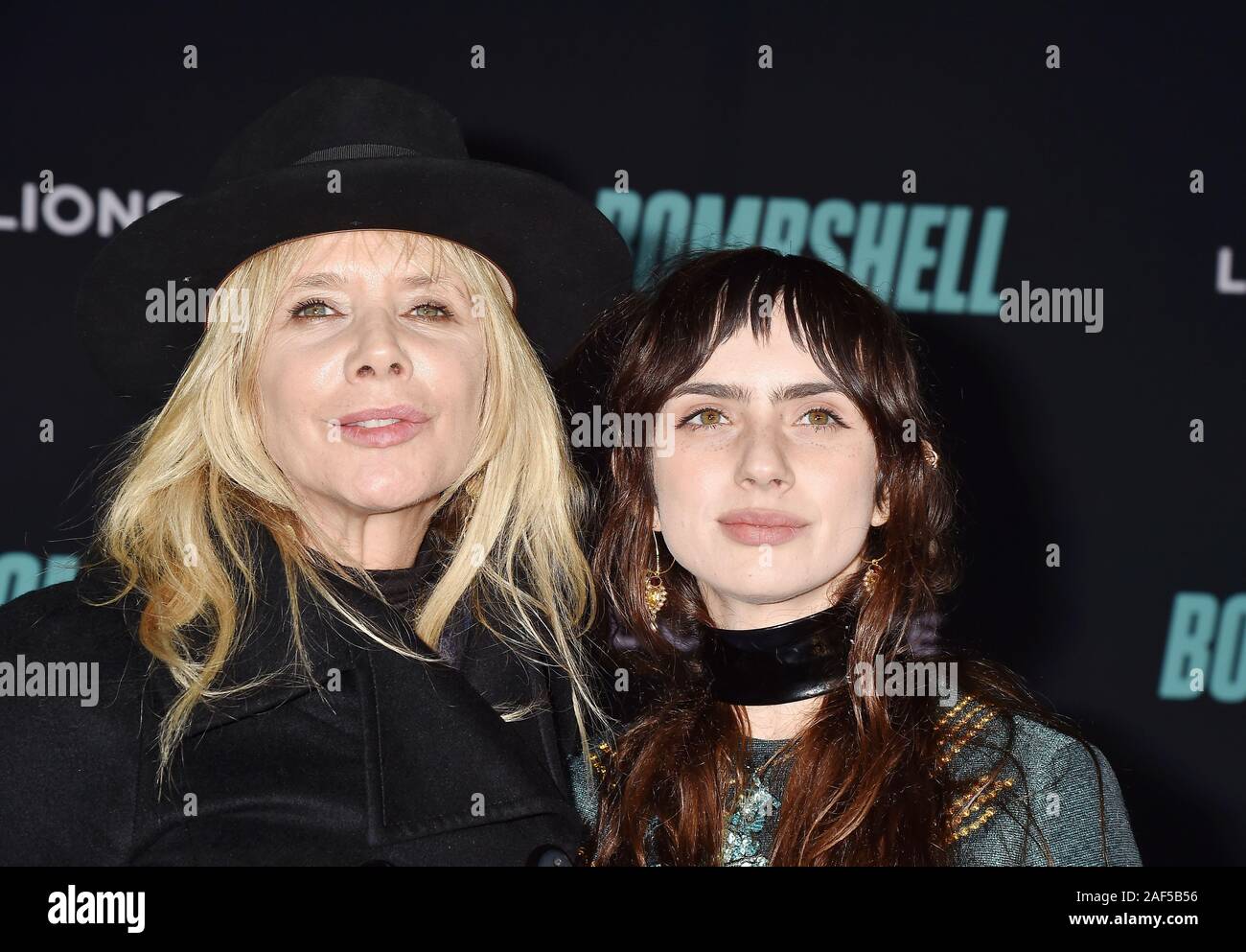 WESTWOOD, CA - 10. Dezember: Rosanna Arquette (L) und Zoë Bleu Sidel eine spezielle Siebung der Liongate's 'Bombe' teilnehmen im Regency Dorf Theater am Dezember 10, 2019 in Westwood, Kalifornien. Stockfoto