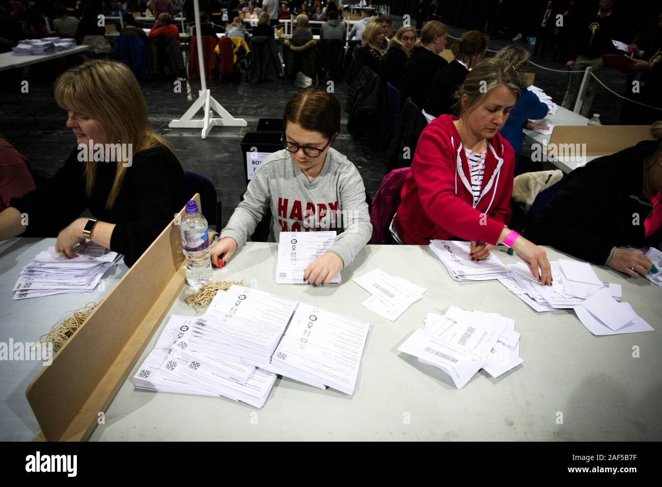 SEC Glasgow Schottland, 12. Dezember 2019. 2019 allgemeine Wahlen. Zählen Gut unterwegs im Glasgow Stimmen zählen. Kredit Alan Oliver/Alamy leben Nachrichten Stockfoto