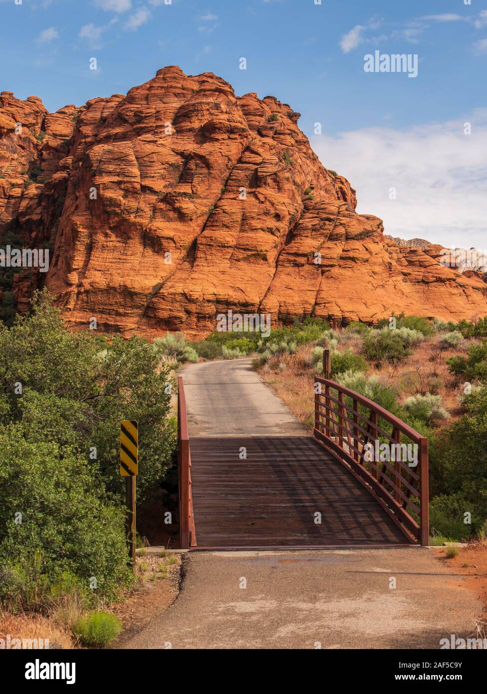 Brücke, Whiptail Fahrrad-/Wanderung Trail, Snow Canyon State Park, St. George, Utah. Stockfoto