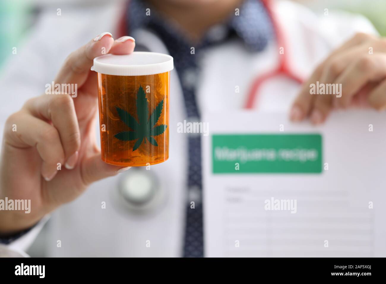 Arzt verschreiben Fotos und Bildmaterial in hoher Auflösung Alamy