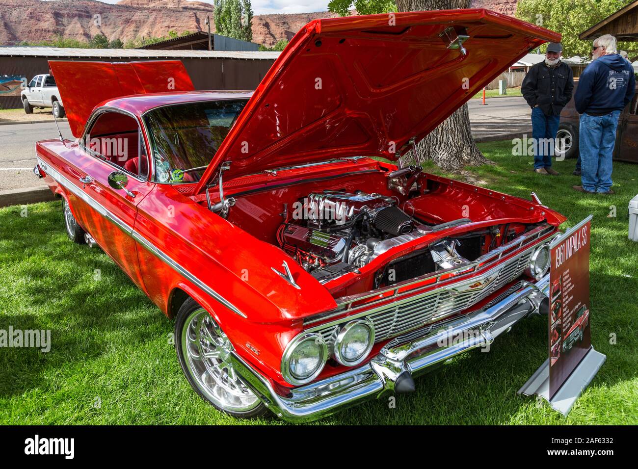 Ein restauriertes und modifizierte 1961 Chevrolet Impala SS Super Sport mit einem modifizierten 502 Kriminalpolizei Motor in der Moabiter April Aktion Auto Show in Moab, Utah. Stockfoto