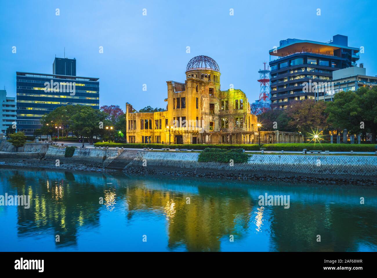 Genbaku Dome von Hiroshima Peace Memorial bei Nacht Stockfoto