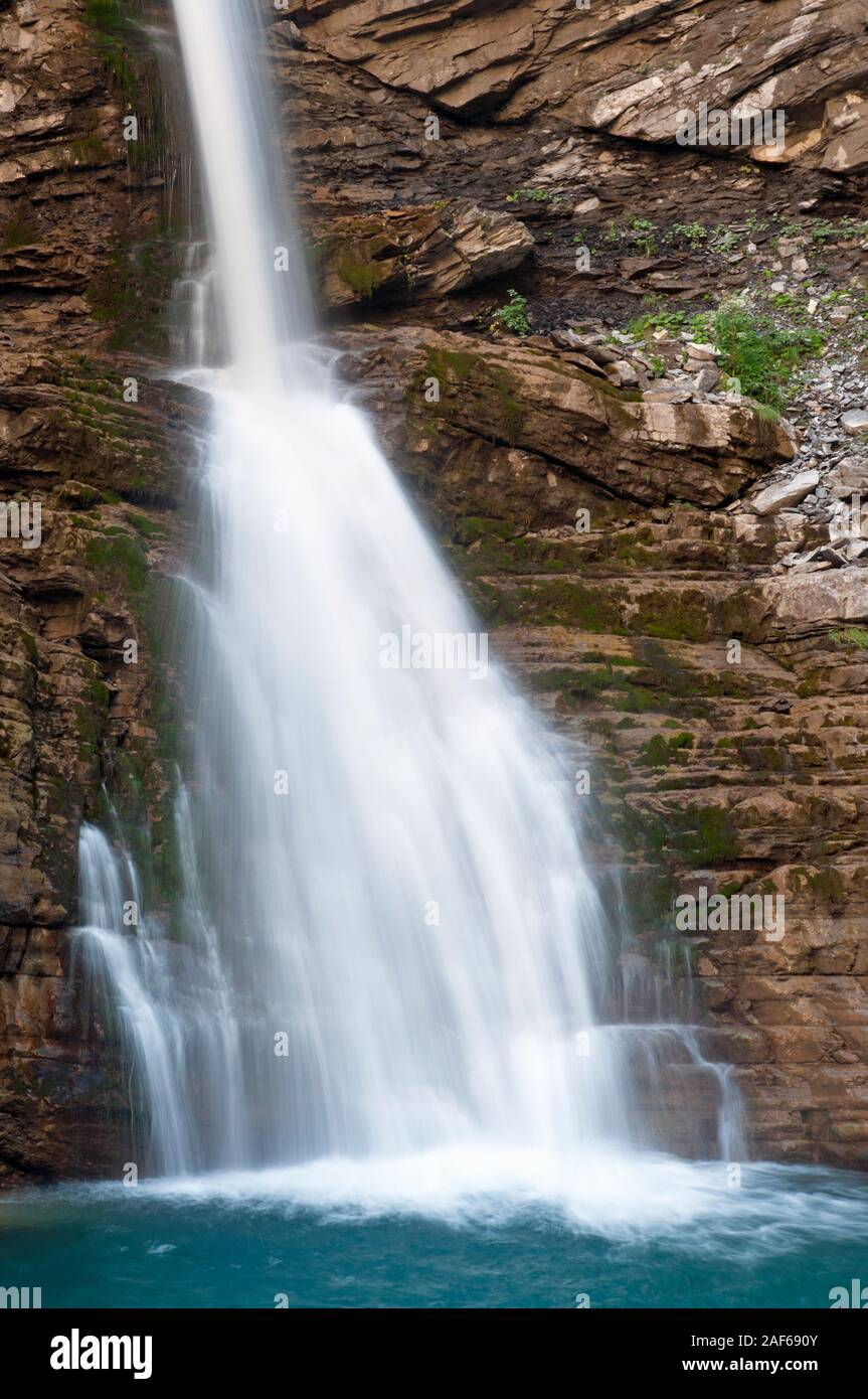 Close-up von la Lance Wasserfall, einer aufgeführten natürlichen Standort in der Nähe von Seyne-les-Alpes, Alpes-de-Haute-Provence (04), Provence-Alpes-Cote d'Azur, Frankreich. Stockfoto
