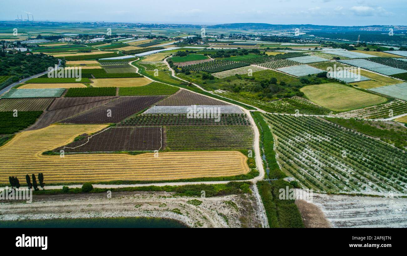 Luftaufnahmen. Erhöhten Blick auf landwirtschaftlichen Feldern in Jesreel Tal, Israel Stockfoto