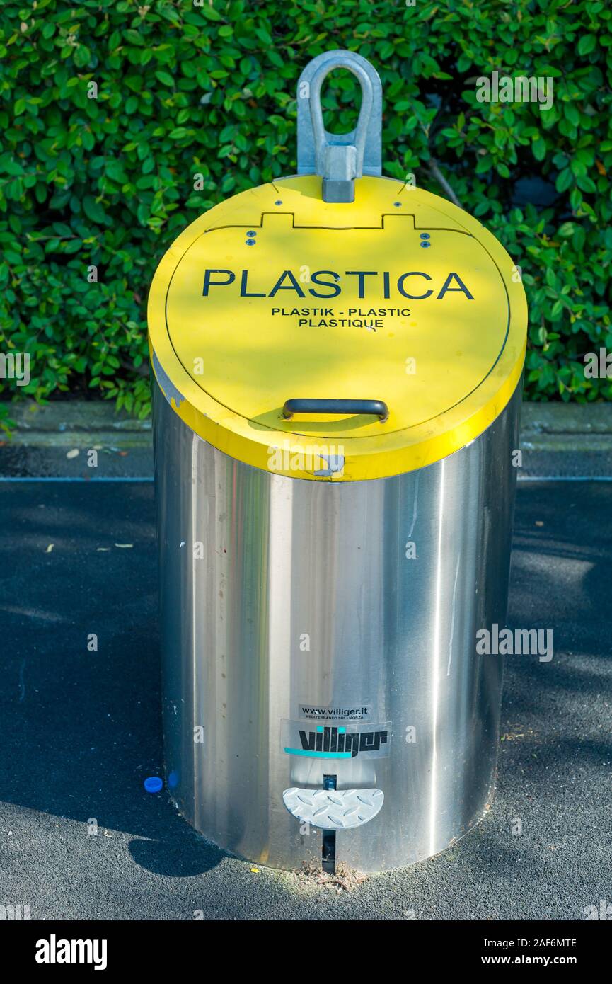 Grabarge kann für Recycling, Italien Stockfoto