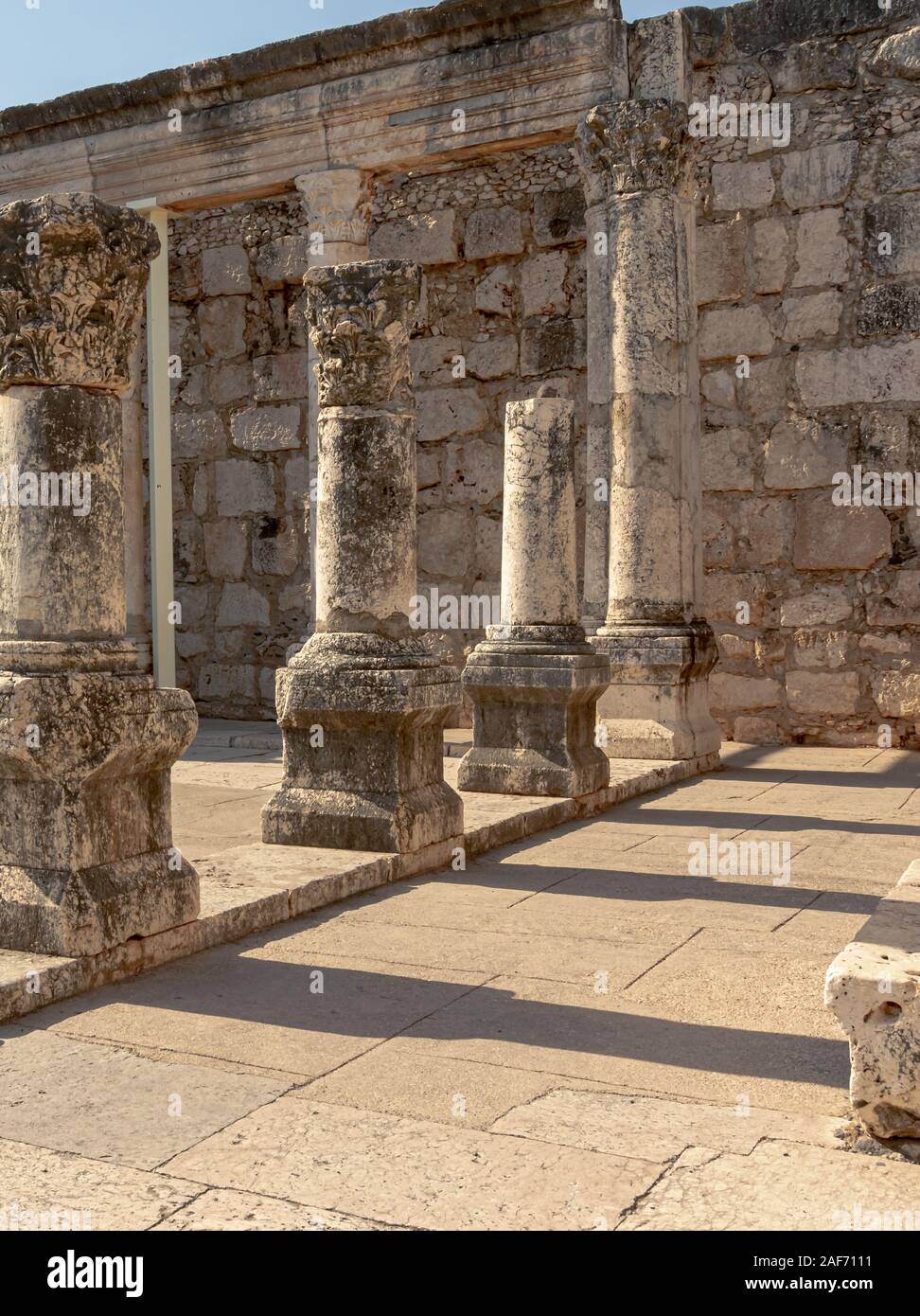 Portrait der Ruinen von Kapernaum Synagoge in Israel Stockfoto