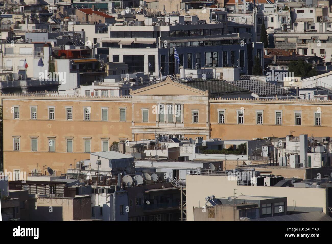 Athen, Griechenland - 20. Juli 2019: Der Sitz des Griechischen Parlaments von der Akropolis fotografiert. Stockfoto