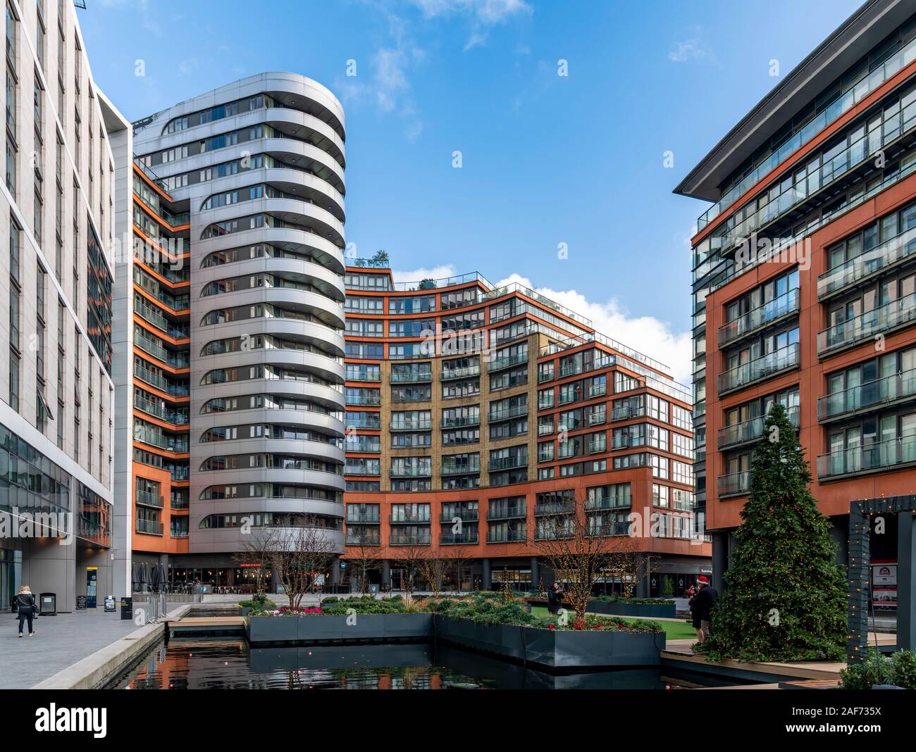 Dramatische neue Architektur am Paddington Basin in London. Das Becken ist ein von der Regent's Canal, der läuft von Osten nach Westen im Norden von London. Stockfoto