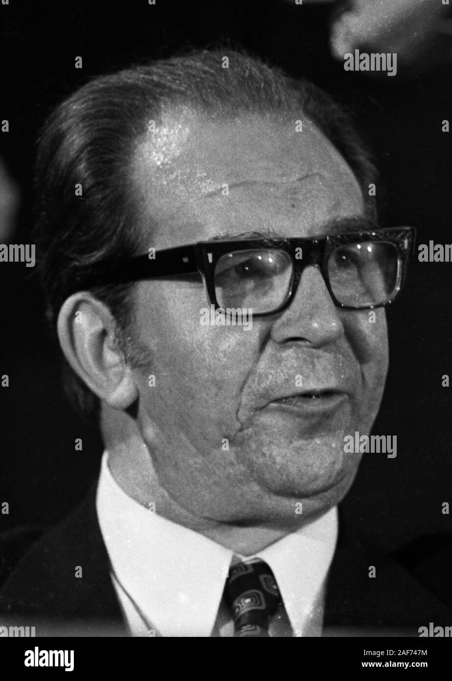 DEU, Deutschland, Köln: Der wahlkongress der Deutschen Kommunistischen Partei (DKP) zum Bundestag tagte am 15.10.1972 zu GMBH in Liq. in Koeln. Hermann Gautier | Verwendung weltweit Stockfoto