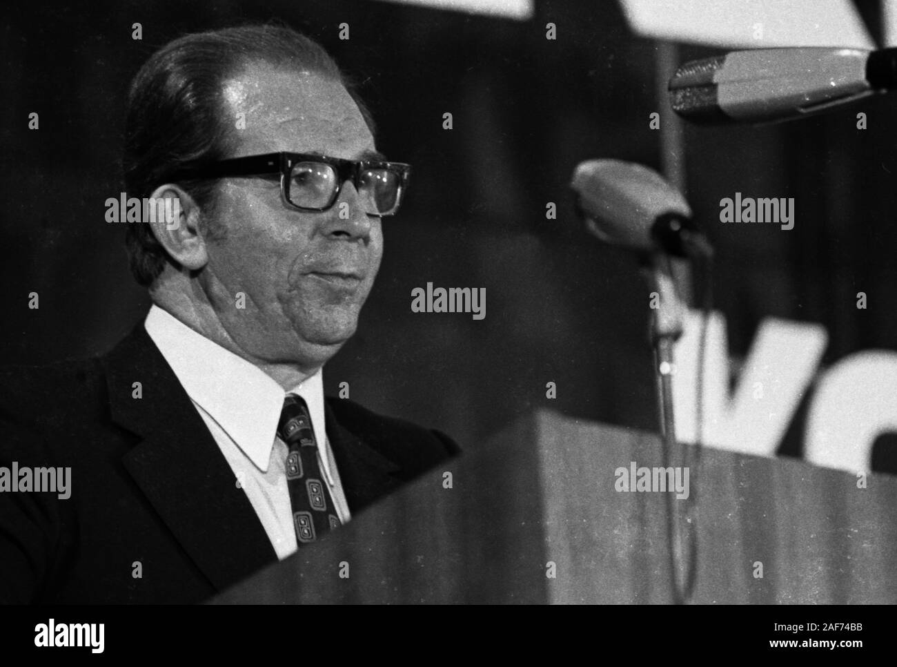 DEU, Deutschland, Köln: Der wahlkongress der Deutschen Kommunistischen Partei (DKP) zum Bundestag tagte am 15.10.1972 zu GMBH in Liq. in Koeln. Hermann Gautier | Verwendung weltweit Stockfoto