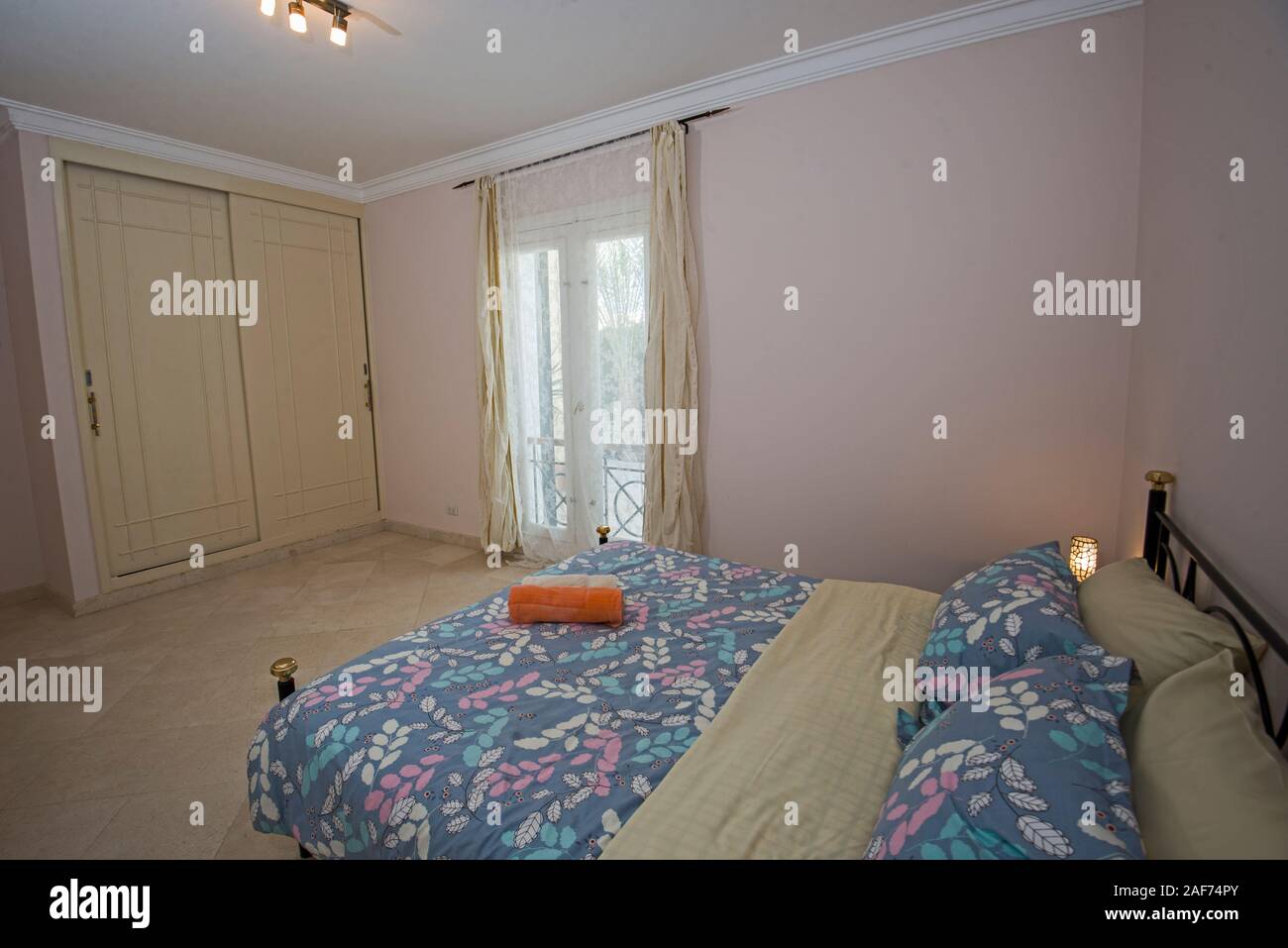 Interior Design Dekor Ausstattung Luxus zeigen home Doppelzimmer mit Möbel Stockfoto