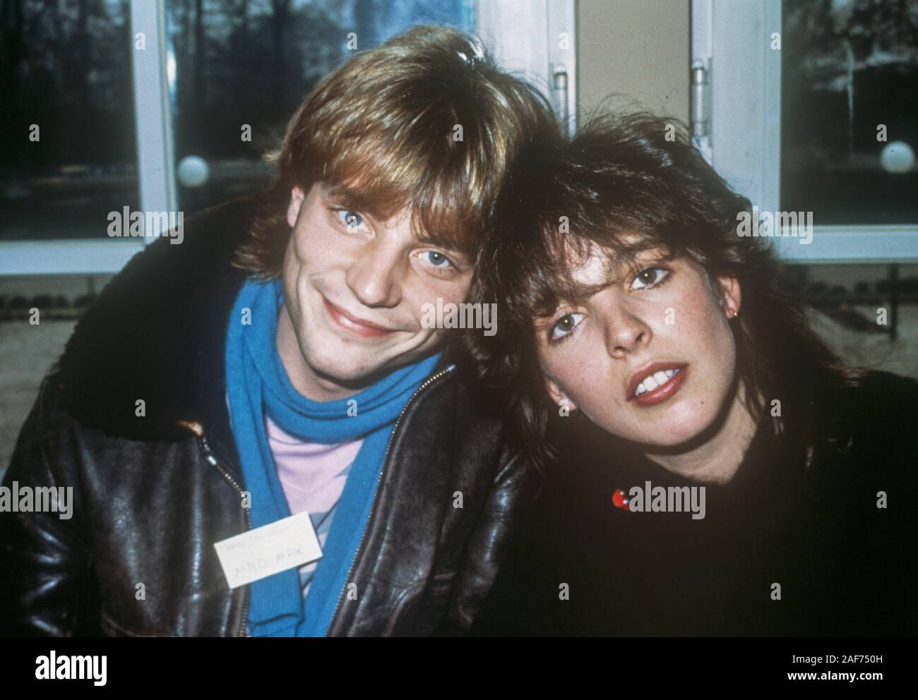 Pop Sängerin Nena (99 rote Luftballons") mit Ihrem Freund Rolf Brendel im März 1984 in Frankfurt am Main. Sie wurde am 24. März 1960 in Hagen als Gabriele Susanne Kerner geboren. | Verwendung weltweit Stockfoto