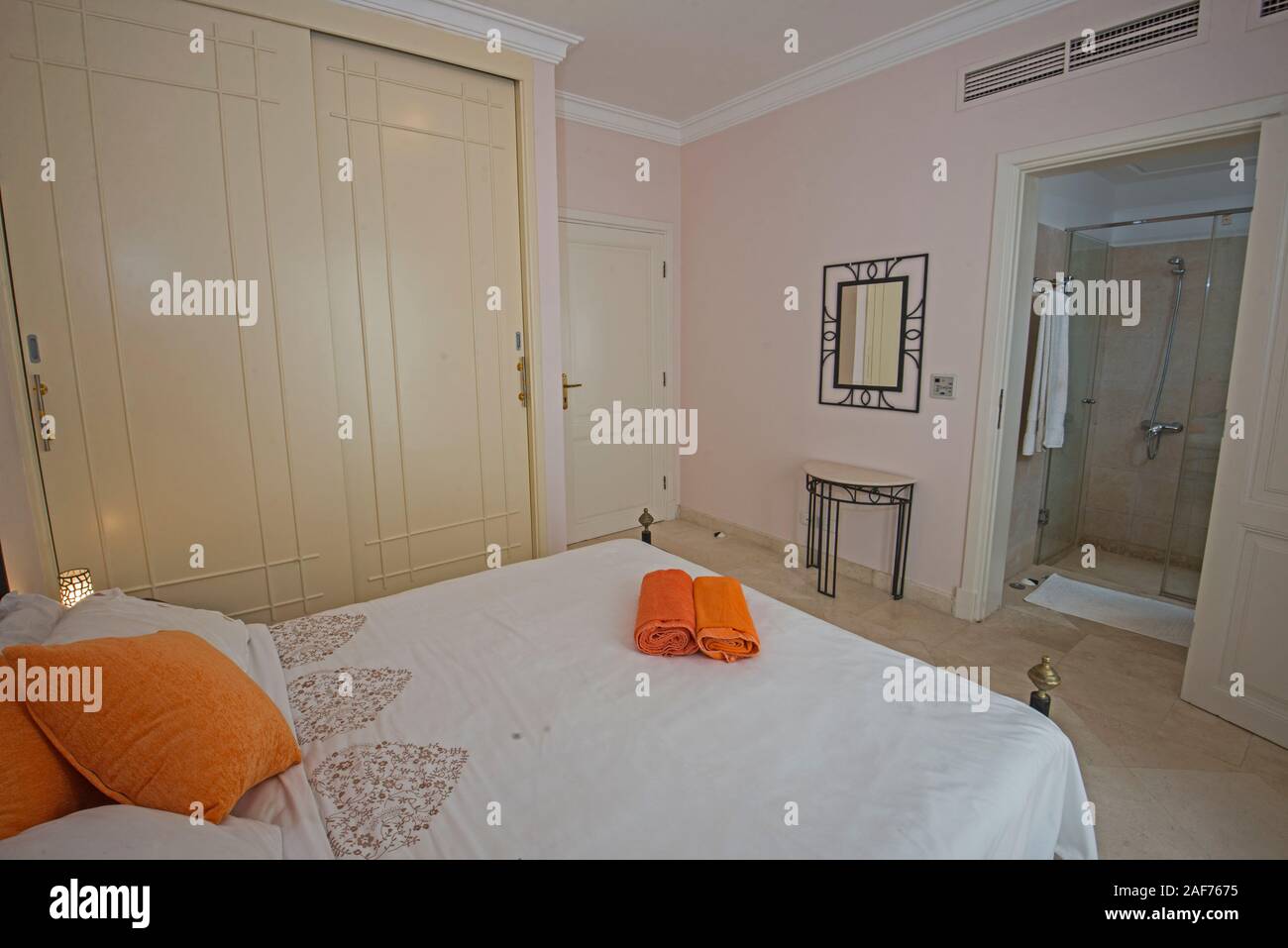 Interior Design Dekor Ausstattung Luxus zeigen home Doppelzimmer mit Möbel Stockfoto