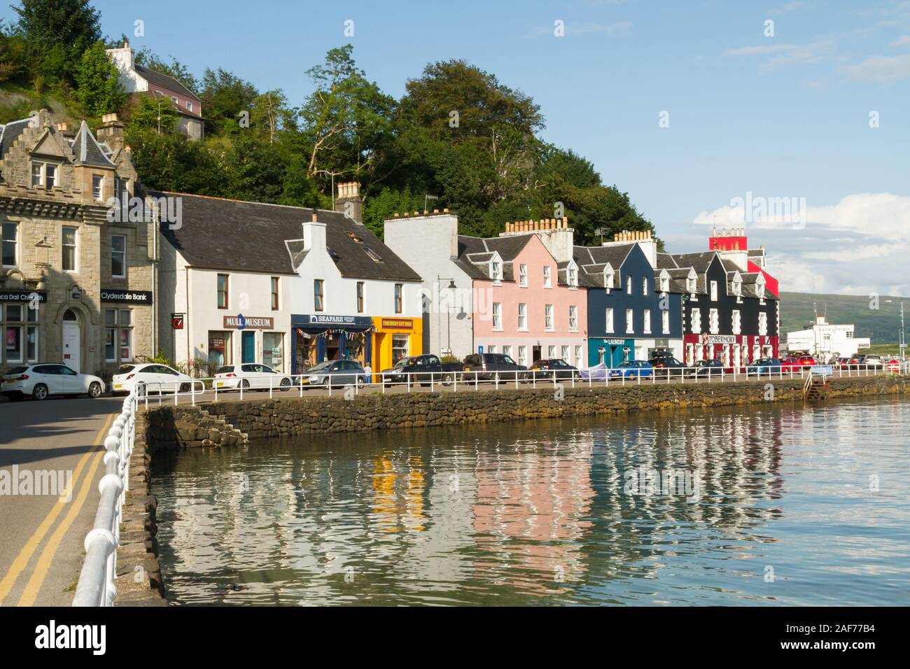 Bunte Häuser auf den Hafen von Tobermory auf der Isle of Mull ein beliebtes Reiseziel in Schottland und in der BBC-TV-Serie Balamory verwendet Stockfoto