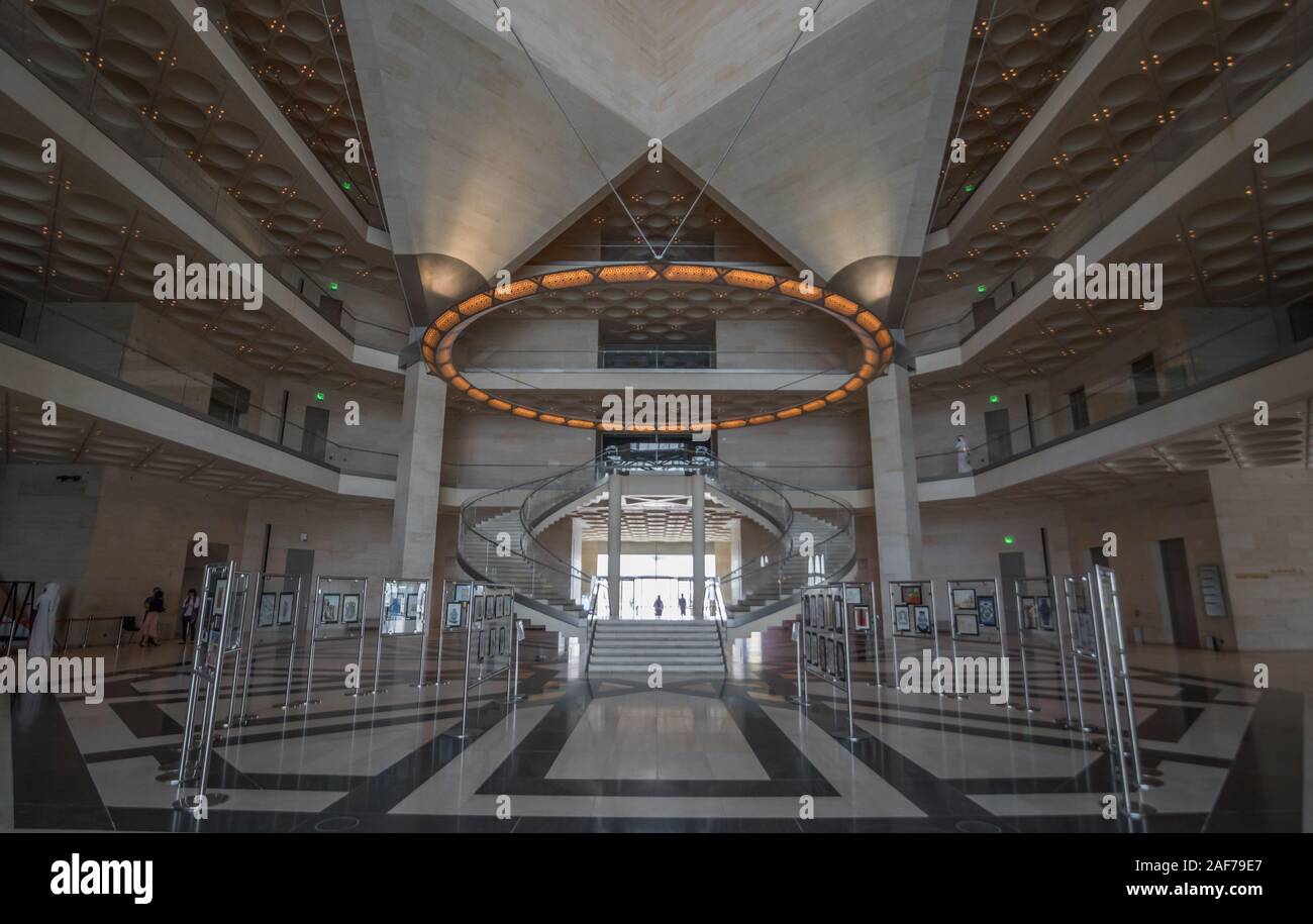 Doha, Katar - erbaut auf einem Ende der Corniche, das Museum für Islamische Kunst ist das erste seiner Art nach 14 Jahrhunderten der islamischen Kunst Funktion Stockfoto