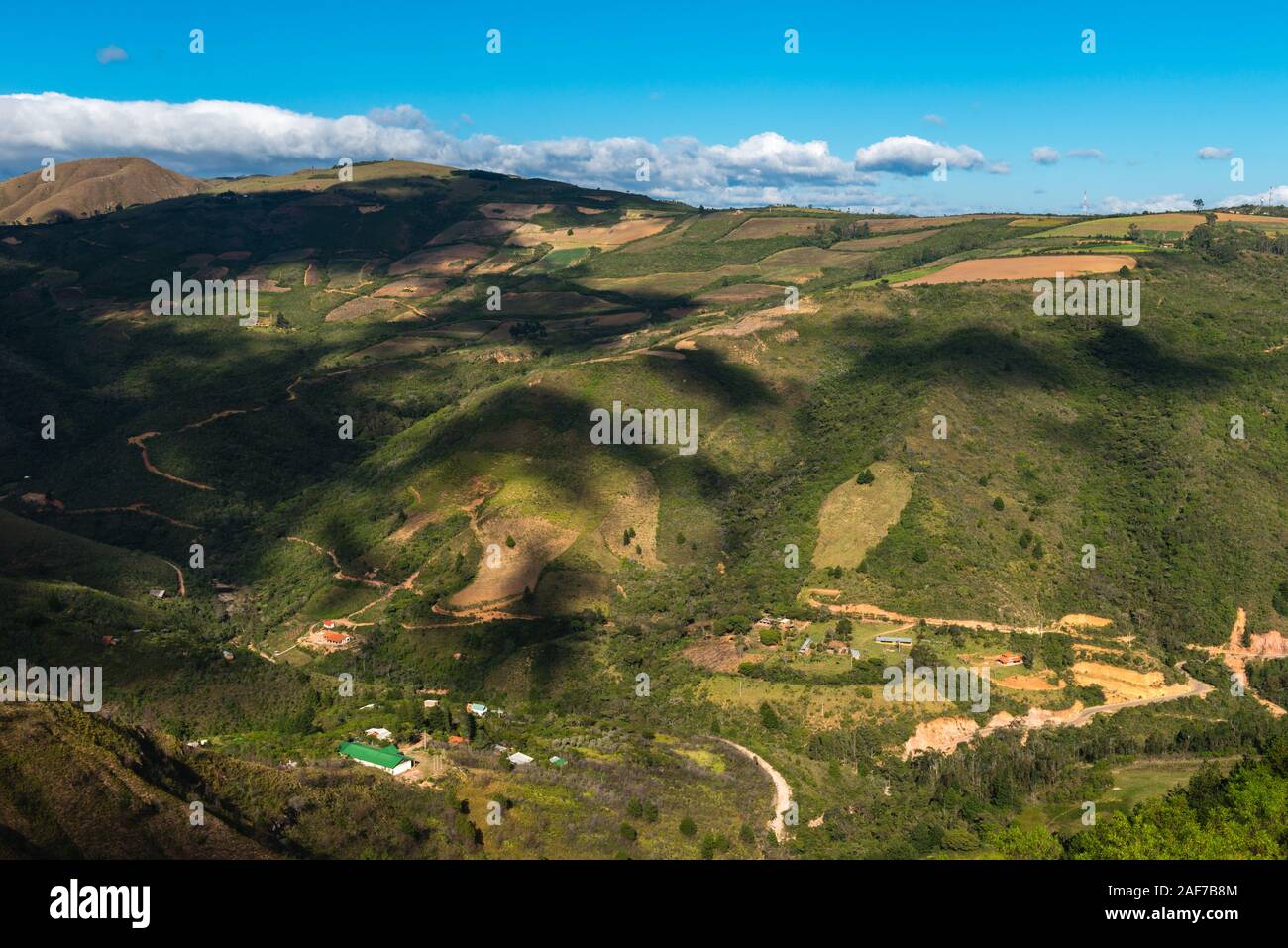 Hügelige Landschaft aus dem historischen Ort El Fuerte, UNESCO-Weltkulturerbe, Samaipata, Departement Santa Cruz, Bolivien, Lateinamerika Stockfoto
