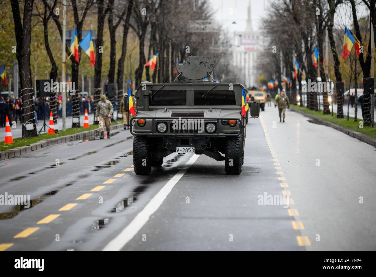 Bukarest, Rumänien - Dezember 01, 2019: Die rumänische Armee High Mobility Multipurpose Radfahrzeug (HMMWV, umgangssprachlichen Humvee) an der rumänischen nationalen D Stockfoto