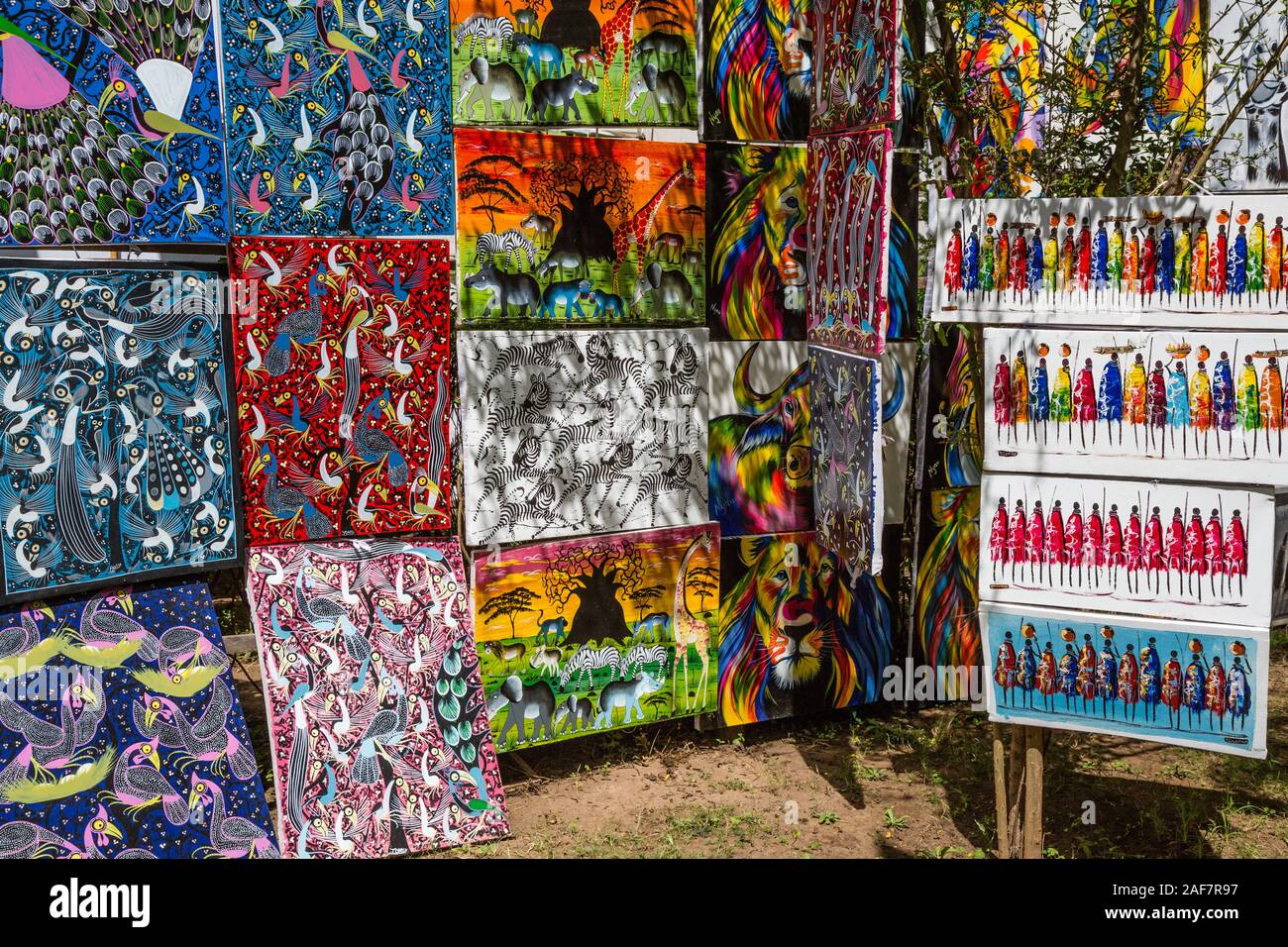 Tansania. Mto Wa Mbu. Lokale Künstler Gemälde zum Verkauf. Stockfoto