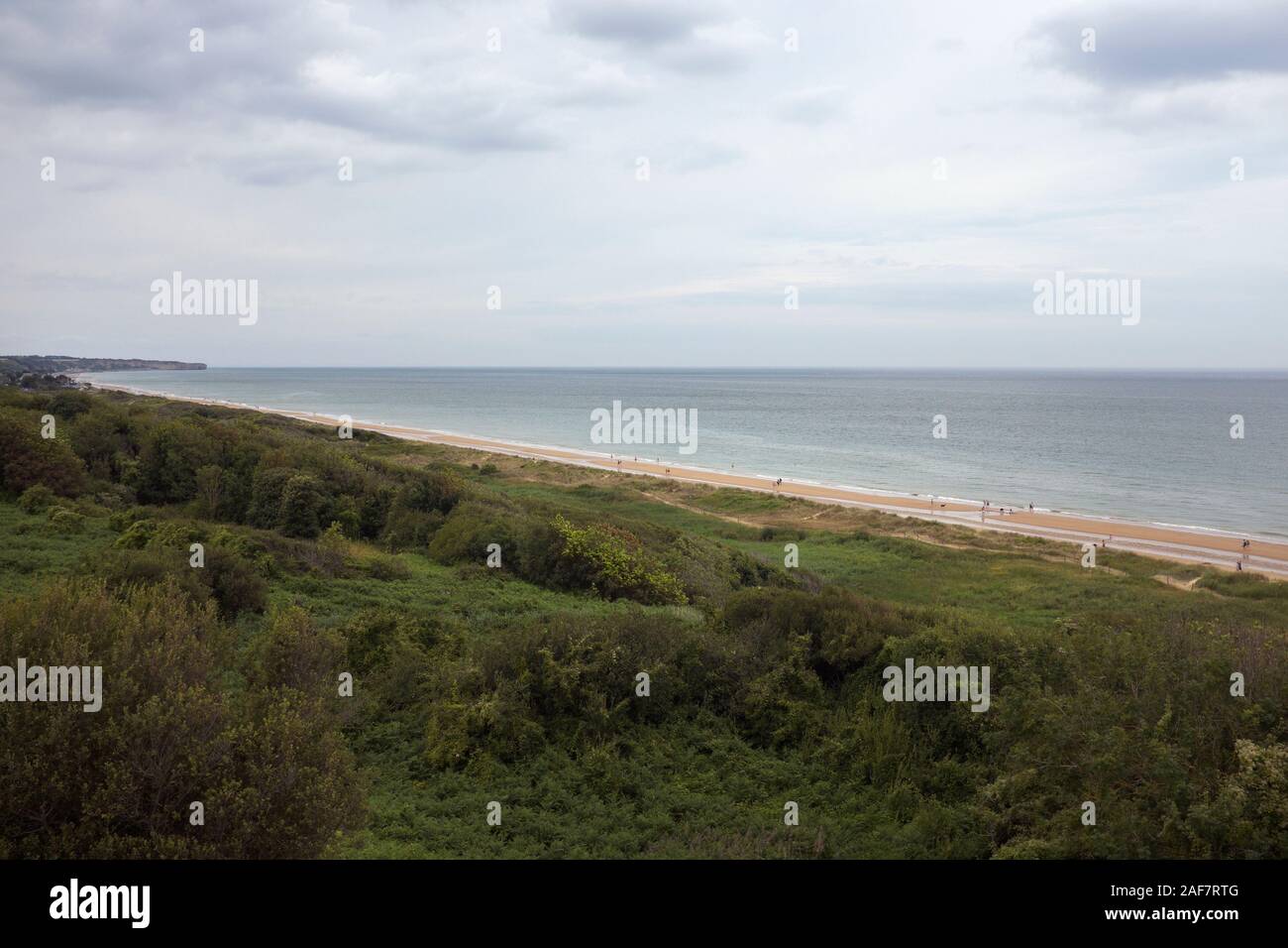 Blick auf Omaha Beach aus widerstandsnest 62 (WN 62), Colleville-sur-Mer, Normandie, Frankreich Stockfoto
