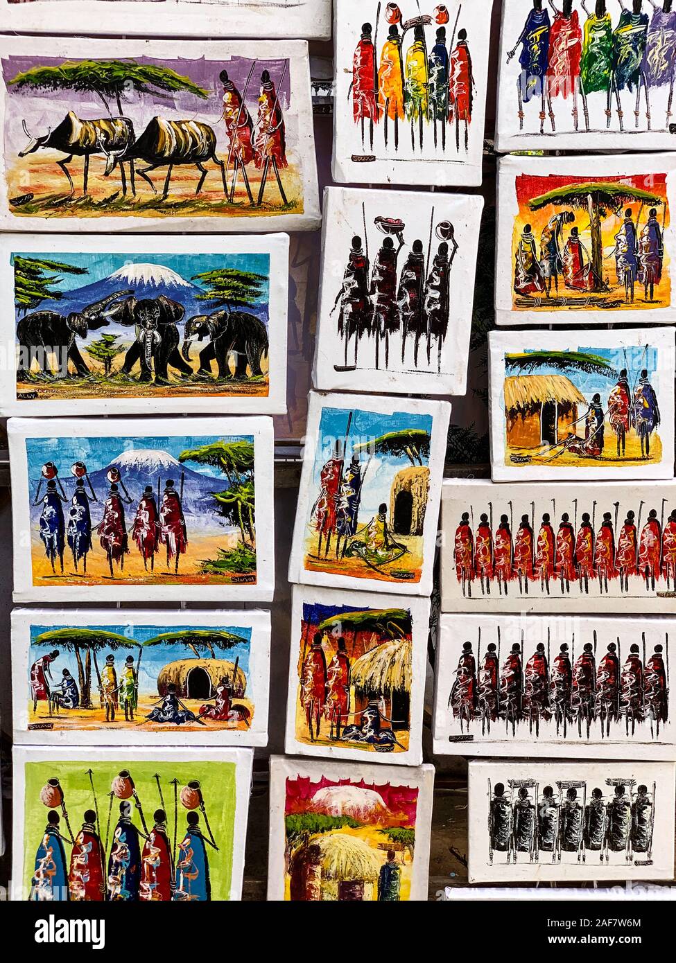 Tansania. Mto Wa Mbu, Künstler Gemälde zum Verkauf. Stockfoto