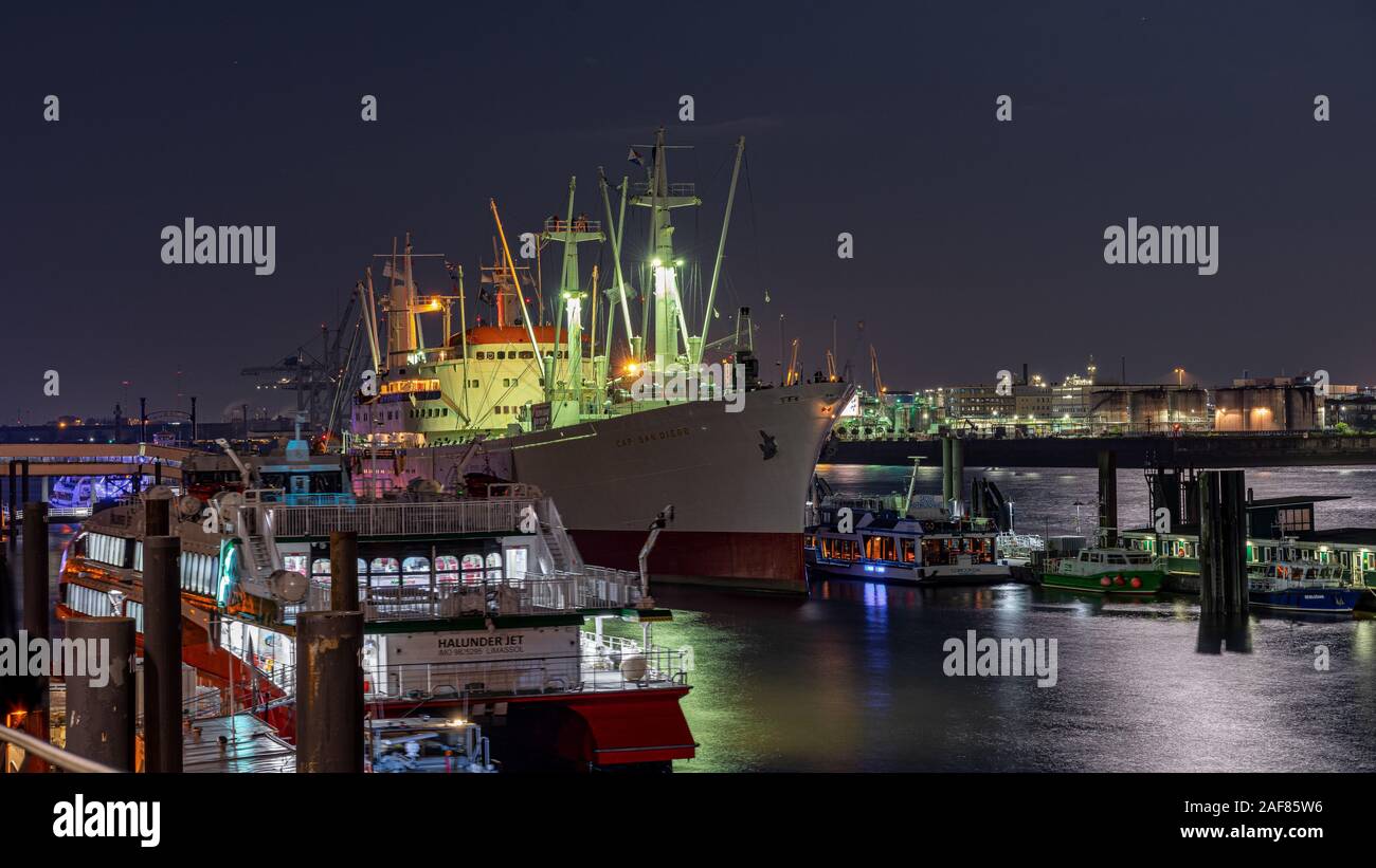 Cap San Diego bei Nacht/Cap San Diego bei Nacht Stockfoto