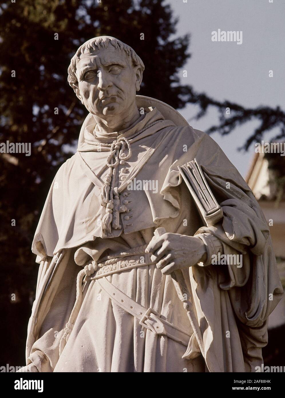 EL CARDENAL CISNEROS. Autor: VILCHES JOSE DE. Lage: an der Außenseite. MADRID. Spanien. CARDENAL CISNEROS. JIMENEZ CISNEROS FRANCISCO. Stockfoto