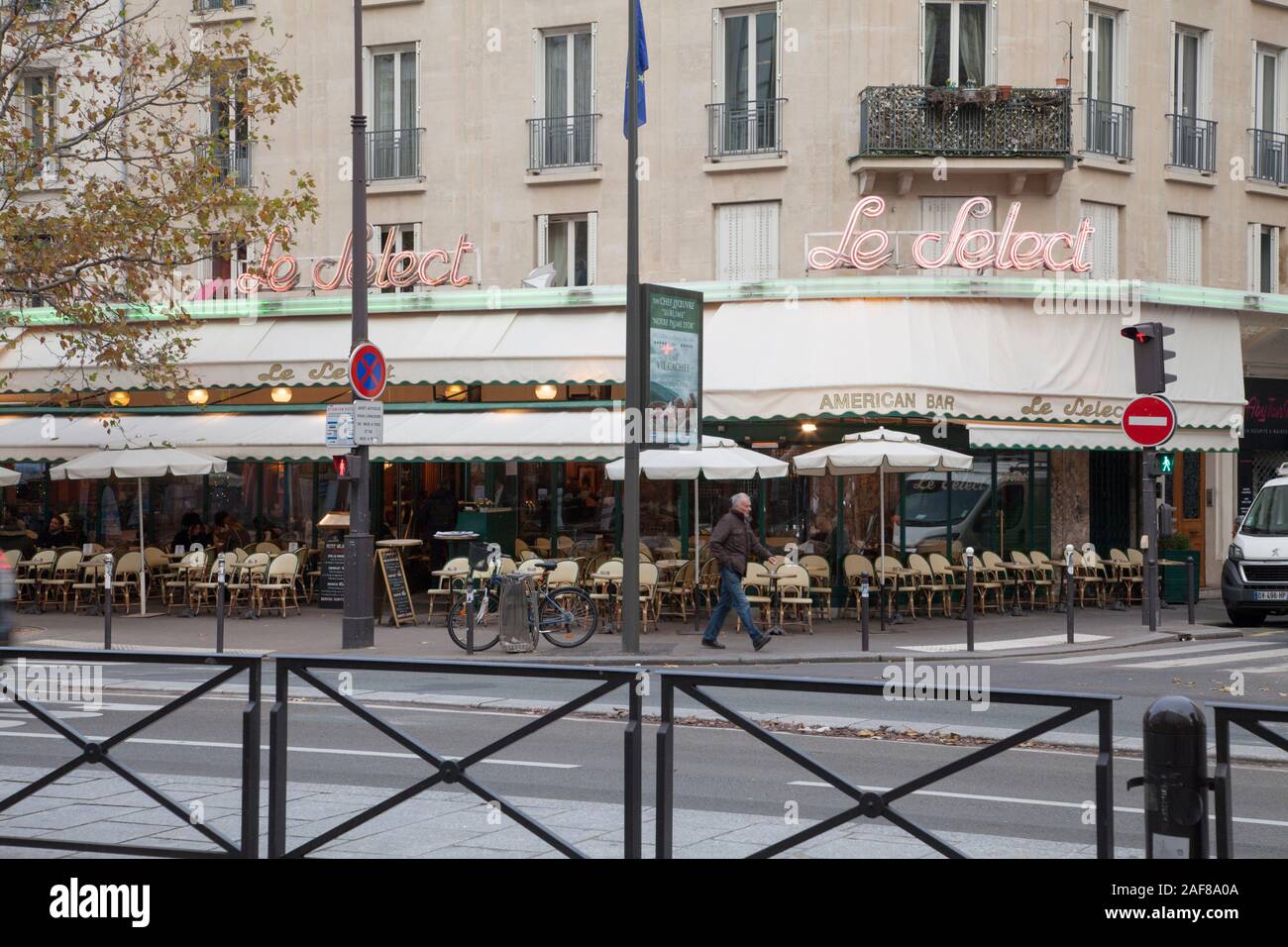 Le Select ist eine Pariser Brasserie 1923 berühmten gegründet als eines der Cafés der Künstler und Intellektuellen wie Picasso und Hemingway Stockfoto