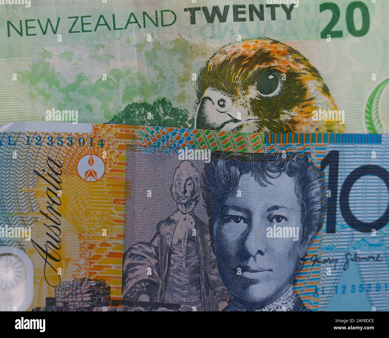 Der neuseeländische Dollar und Australischer Dollar Währungen: Detail von Banknoten der South Pacific Nationen und freundliche Rivalen Neuseeland und Australien. Stockfoto