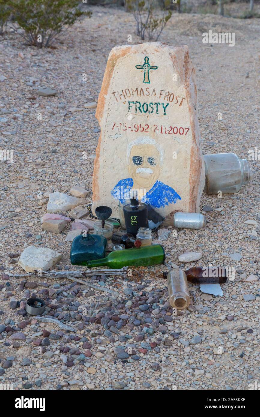 Terlingua, Texas. Grab und Dekorationen, Terlingua Friedhof, dating von 1900, noch in Gebrauch. Stockfoto