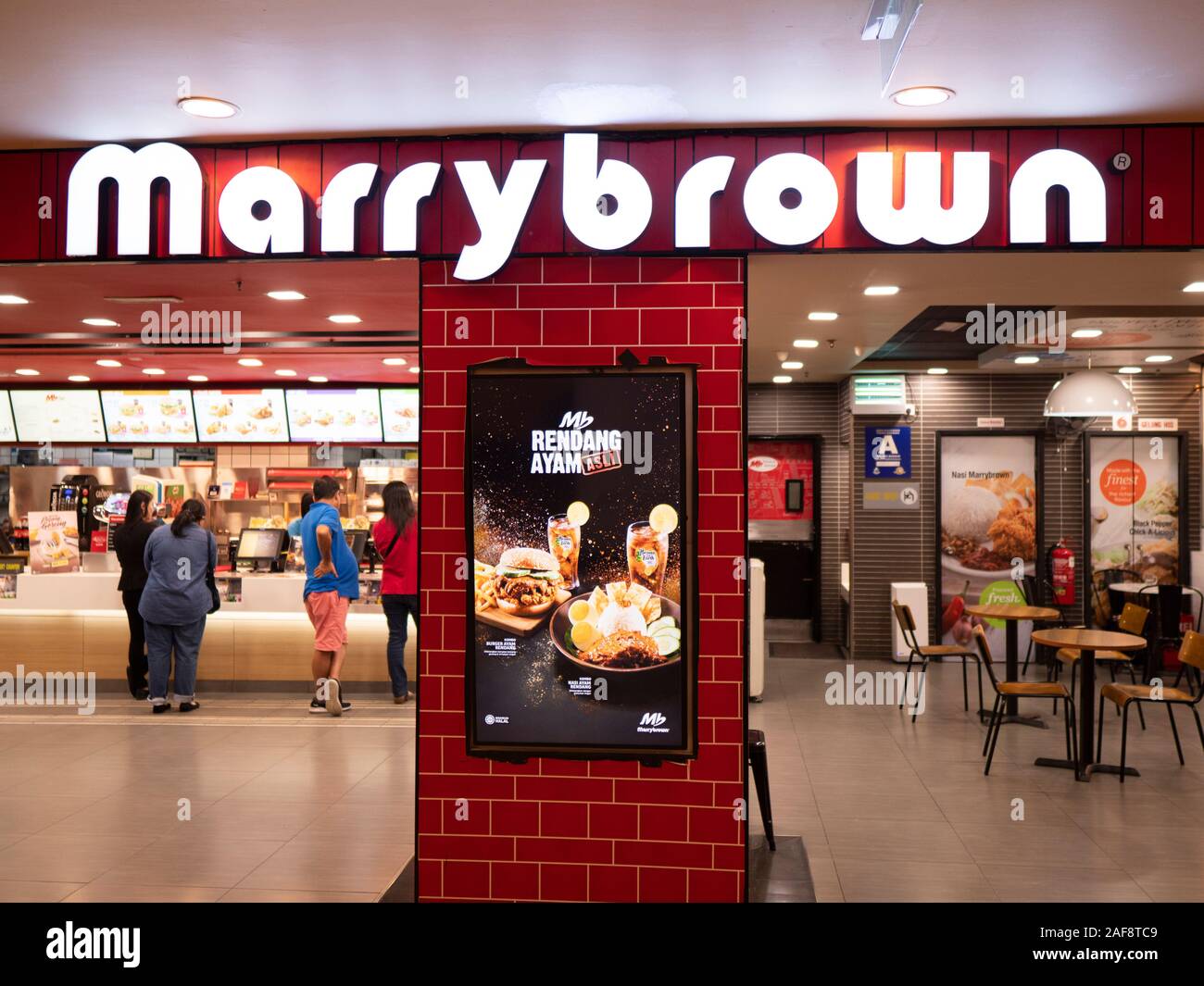 Genting, Malaysia - November 2019: Heiraten braun Restaurant Eingang Nahaufnahme Genting Highlands Stockfoto