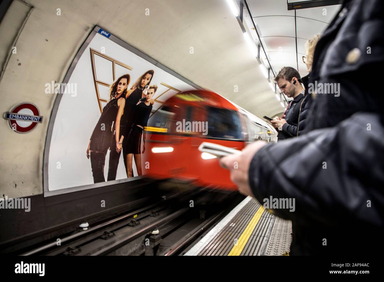 Metro Station, Londons U-Bahn, U-Bahn, Plattform, London, Vereinigtes Königreich, Stockfoto