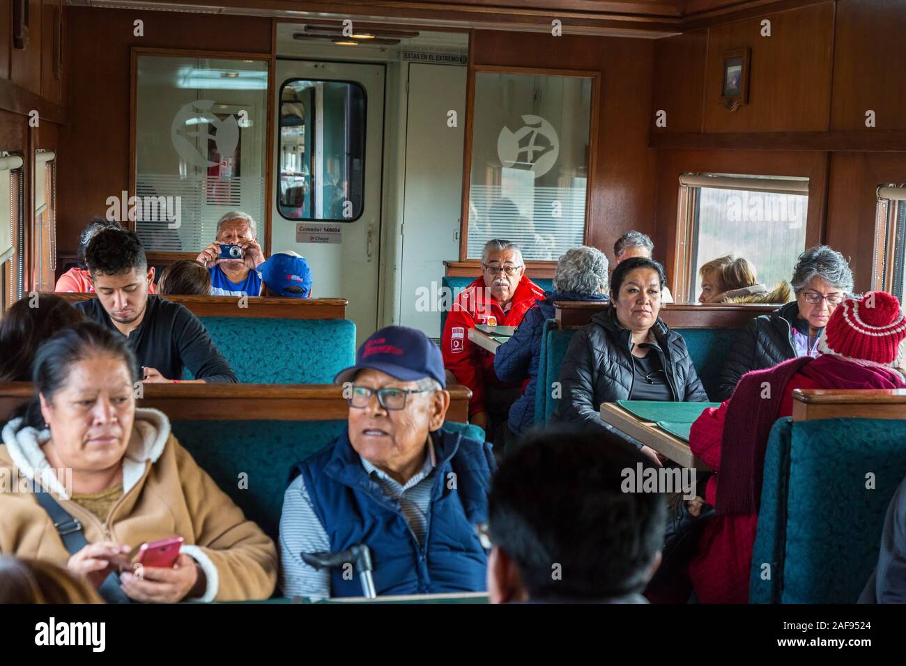 El Chepe Zug First Class Passagiere, Chihuahua, Mexiko. Stockfoto